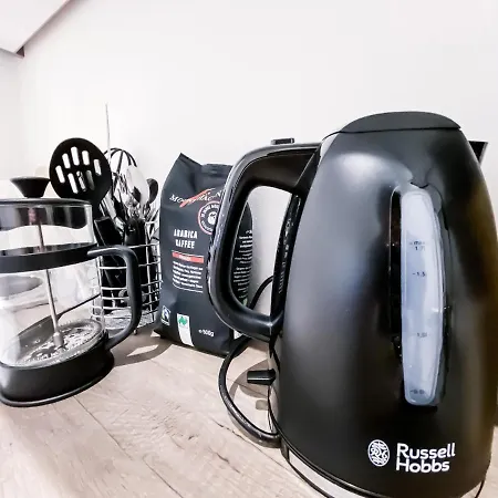 Appartamento Mit Modernem Bad, Kueche, Waschmaschine Und Trockner Lipsia