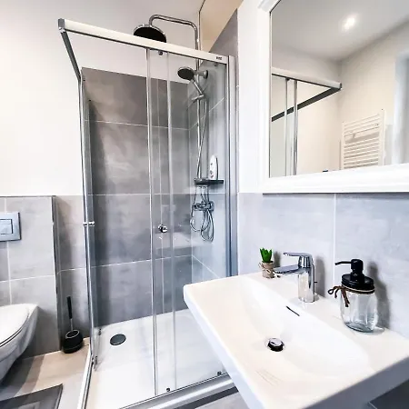 Mit Modernem Bad, Kueche, Waschmaschine Und Trockner