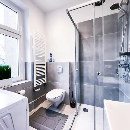 Mit Modernem Bad, Kueche, Waschmaschine Und Trockner